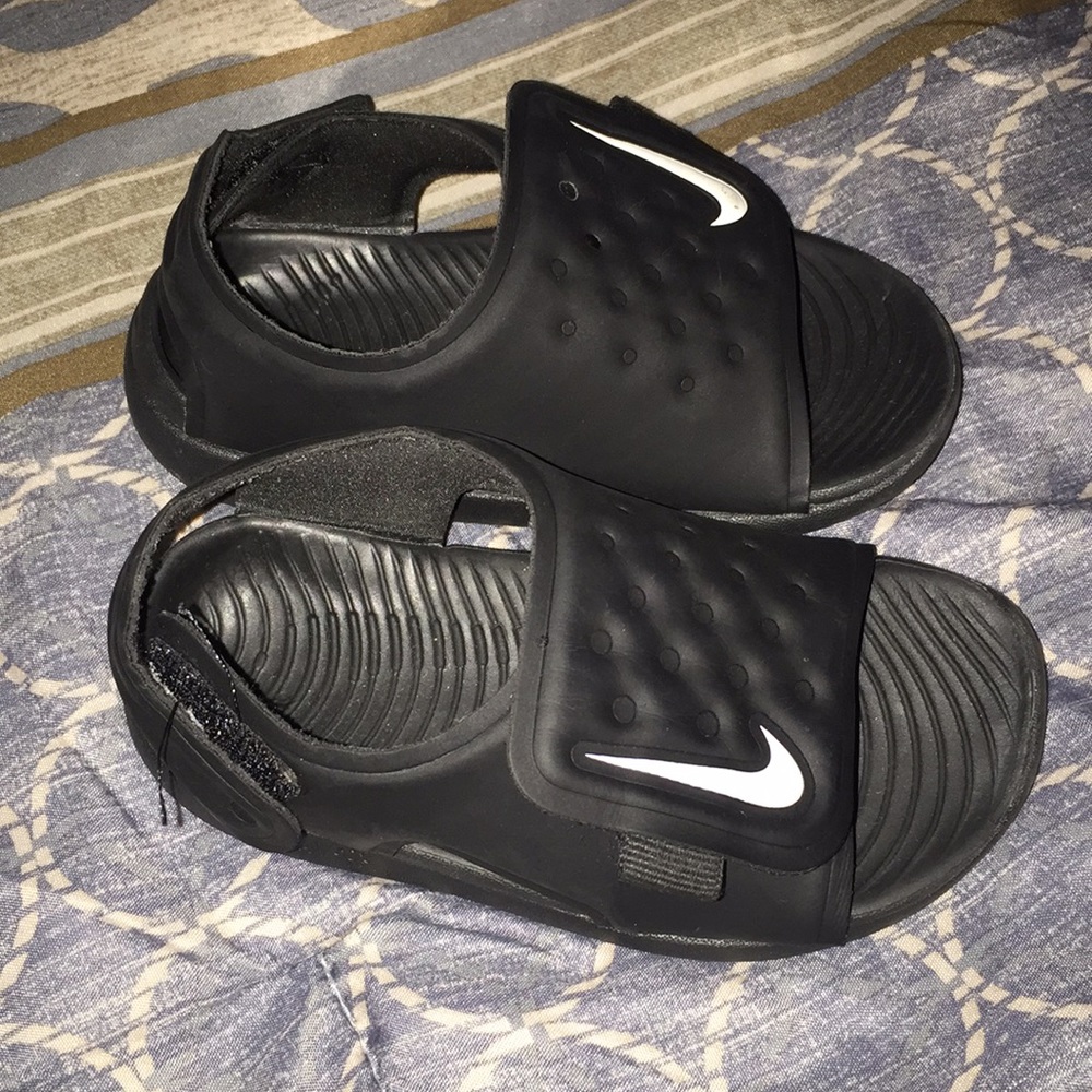 Nike - Picture 2 of 2